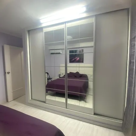 With Large Terrace In Summerland 公寓